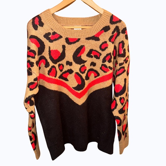 Evereve Sweaters - Evereve Tan and Red Leopard Print Sweater NWT
